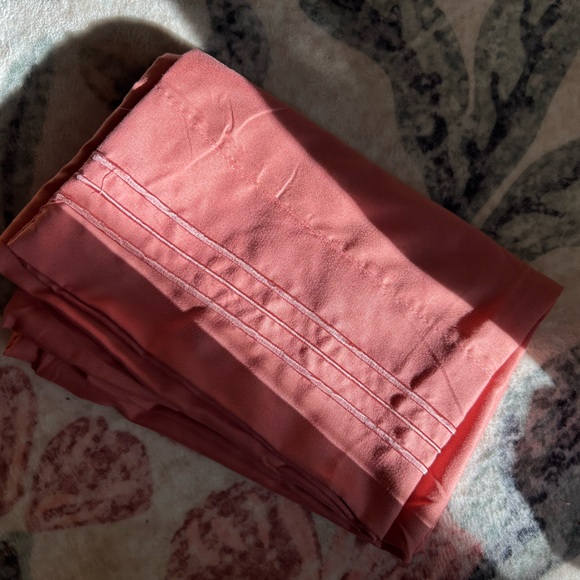 Luxury Coral Bedding Sheet Set - Picture 4 of 11